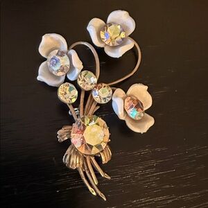 vintage floral brooch, white enamel flowers w/AB centers in a gold-tone metal
